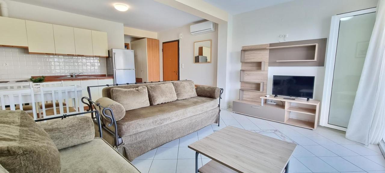 Bungalow White Apartments Полихроно Екстериор снимка