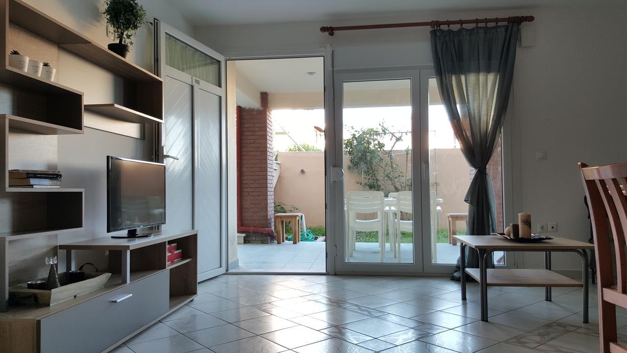Bungalow White Apartments Полихроно Екстериор снимка